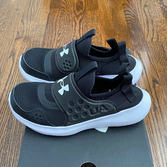 *NWT* Under Armour Runplay Sneakers - Black - Sz 13K - Picture 2 of 14